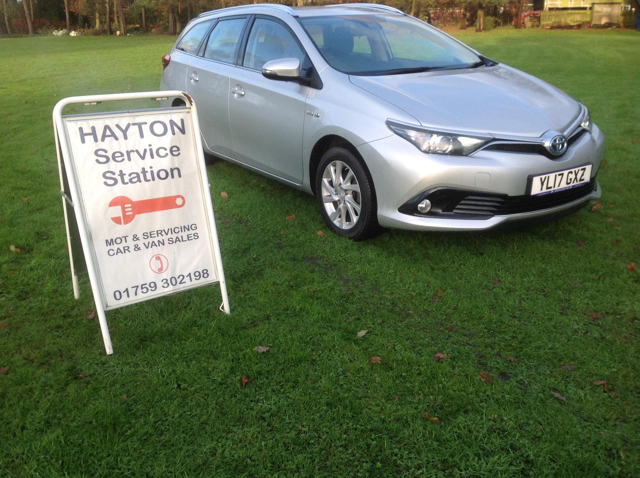 Toyota Auris Hybrid YL17 GXZ