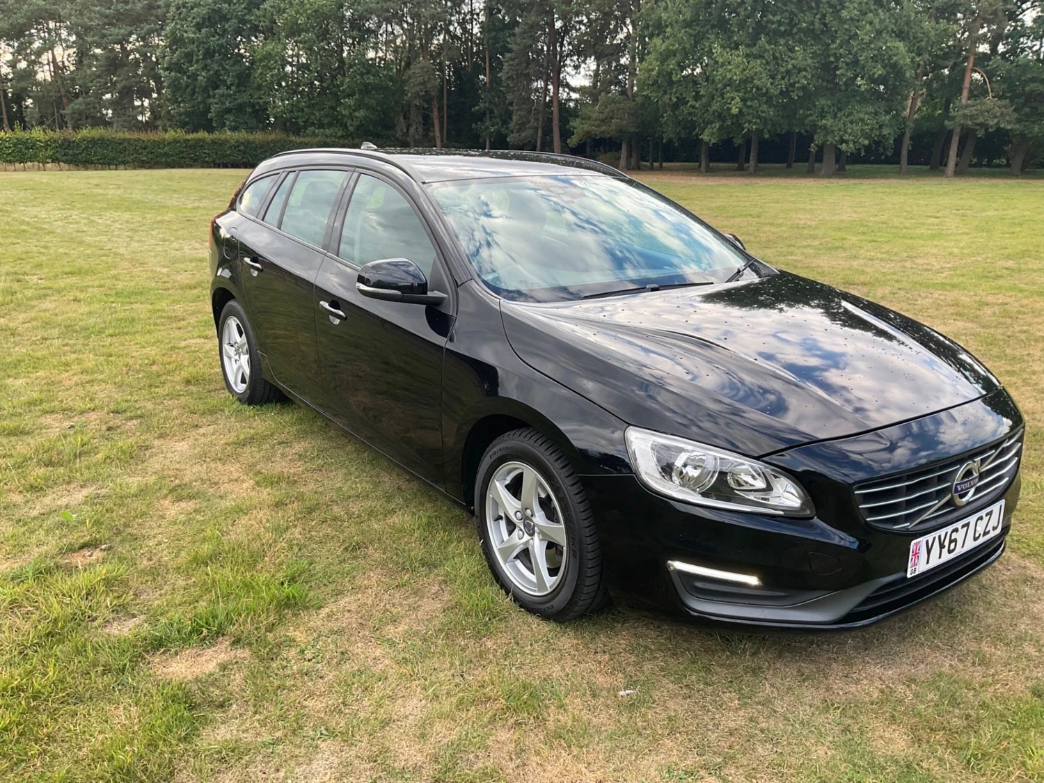 Volvo V60 YY67 CZJ