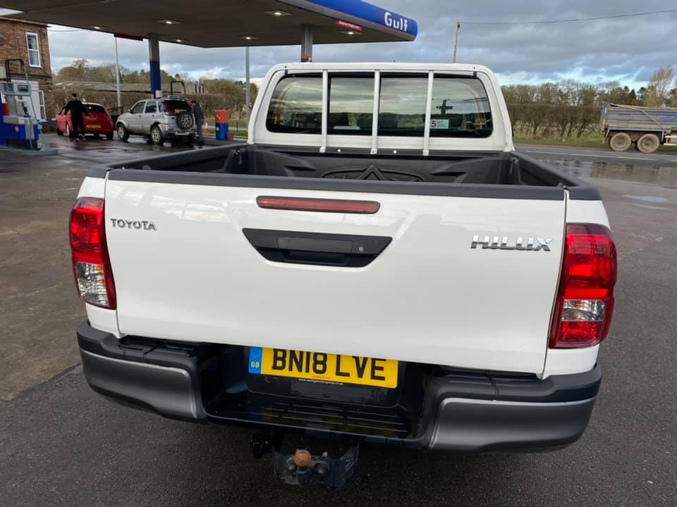 Toyota Hilux BN18 LVE