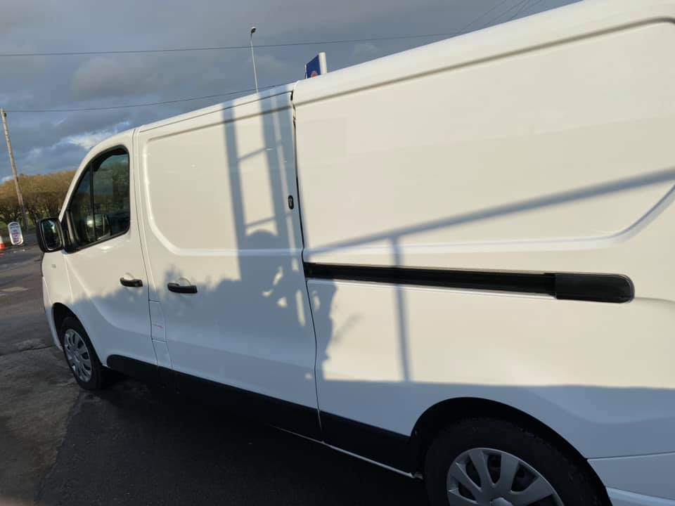 Vauxhall Vivaro DN68 FLF