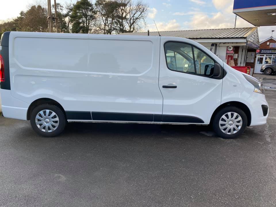 Vauxhall Vivaro DN68 FLF