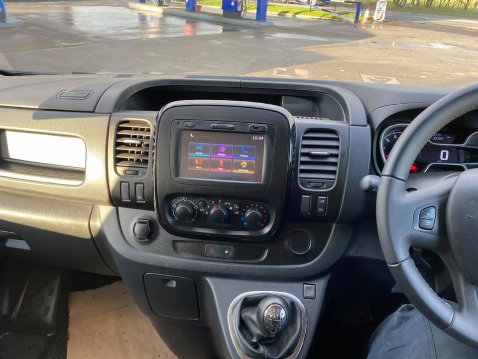 Vauxhall Vivaro DN68 FLF