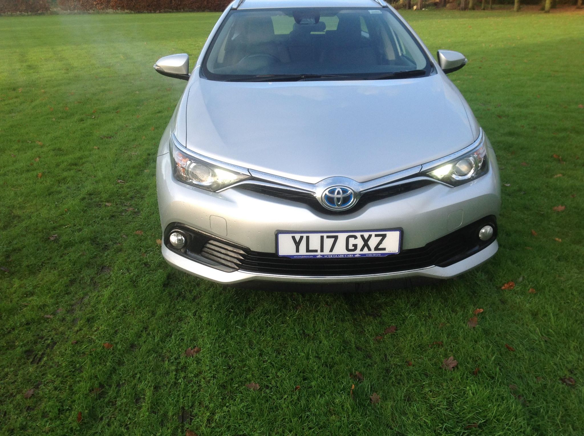 Toyota Auris Hybrid YL17 GXZ