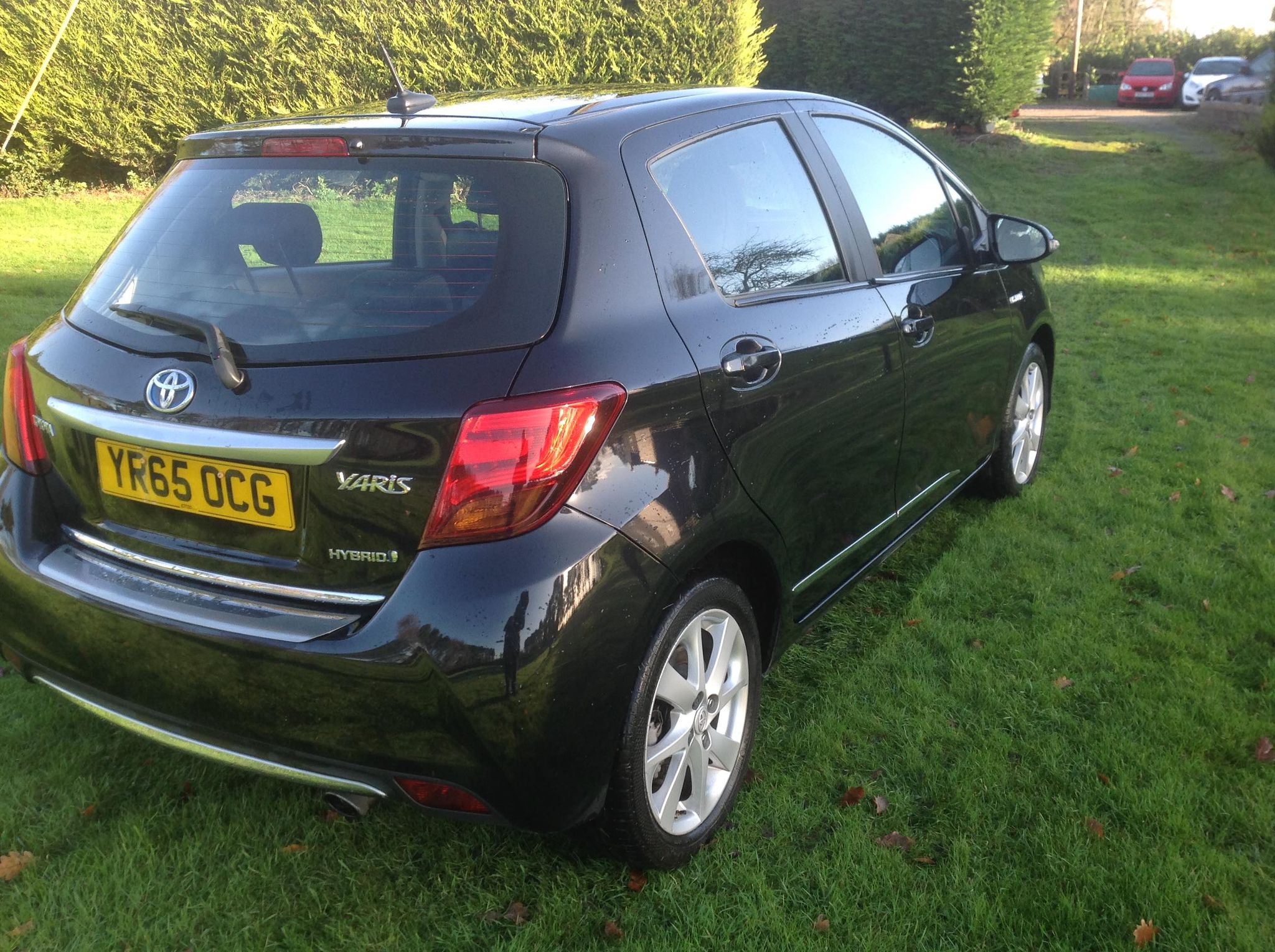 Toyota Yaris Hybrid YR65OCG