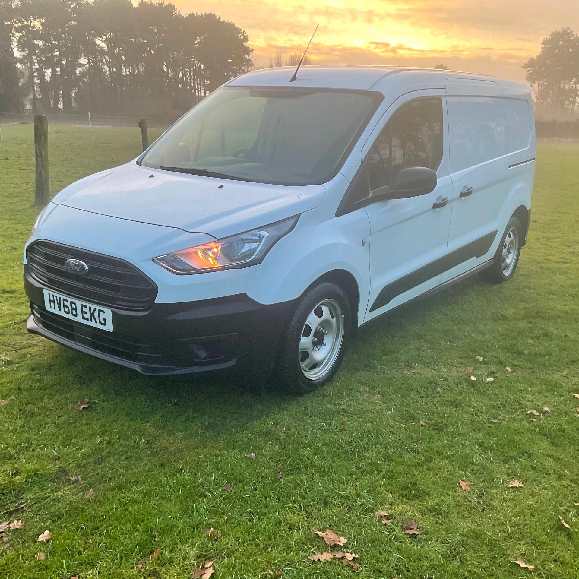 Ford Transit Connect HV68 EKG