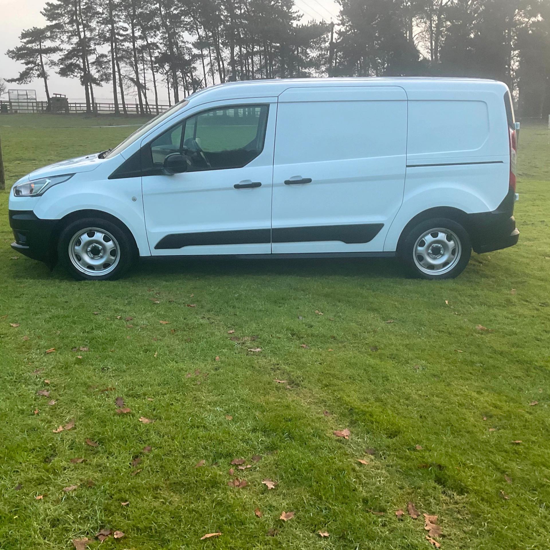 Ford Transit Connect HV68 EKG