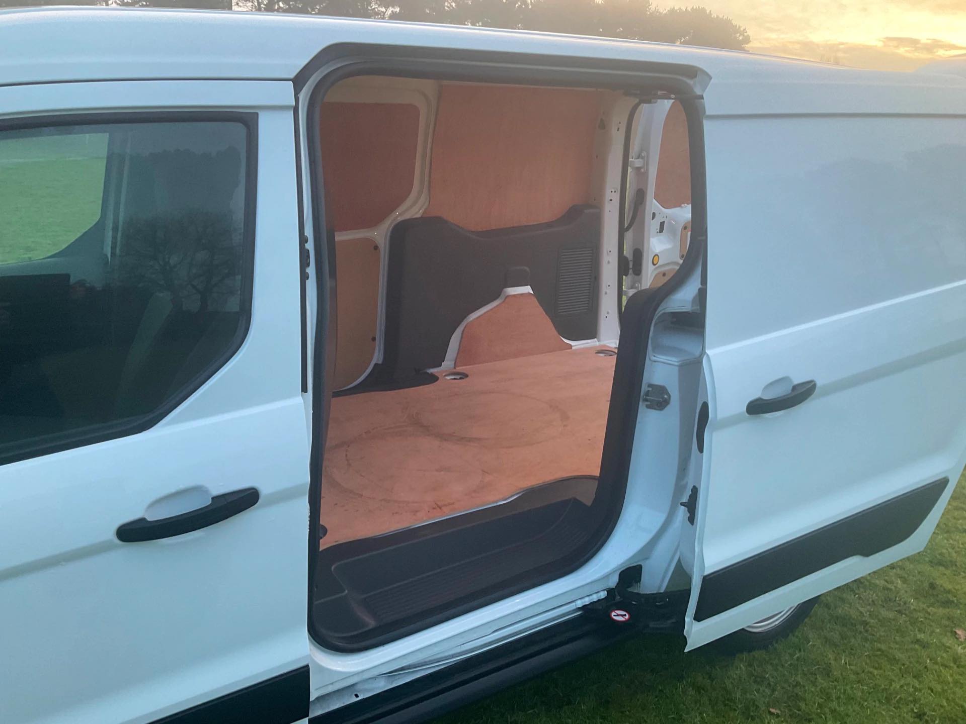 Ford Transit Connect HV68 EKG