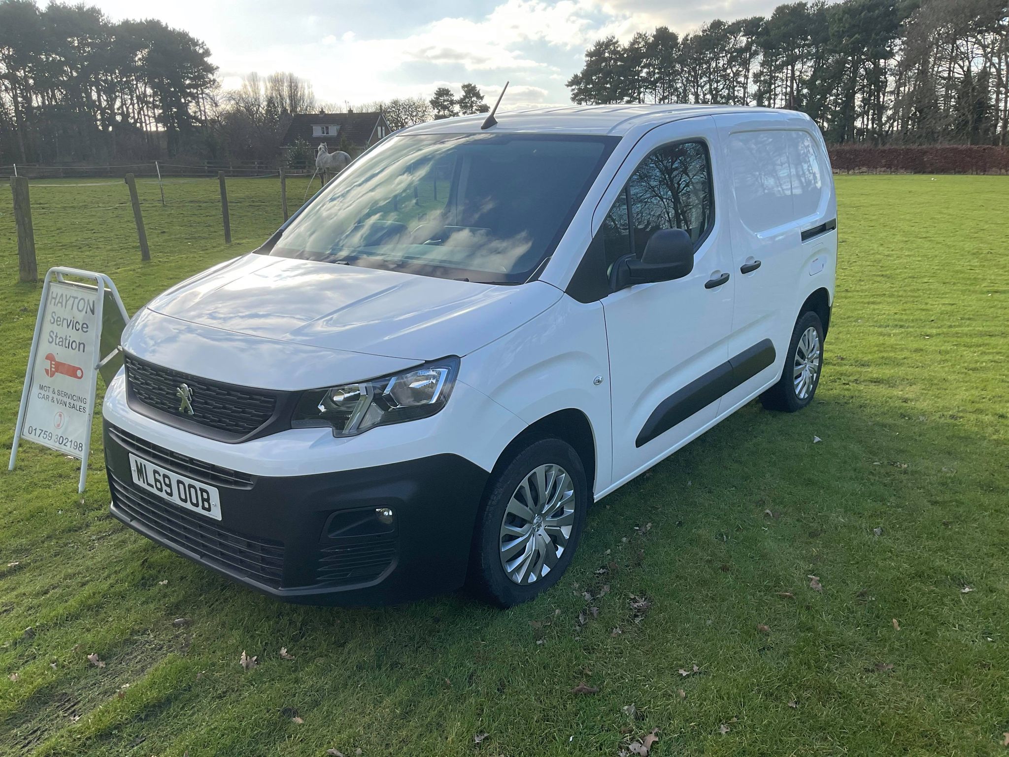Peugeot Partner ML69 OOB Peugeot Partner ML69 OOB