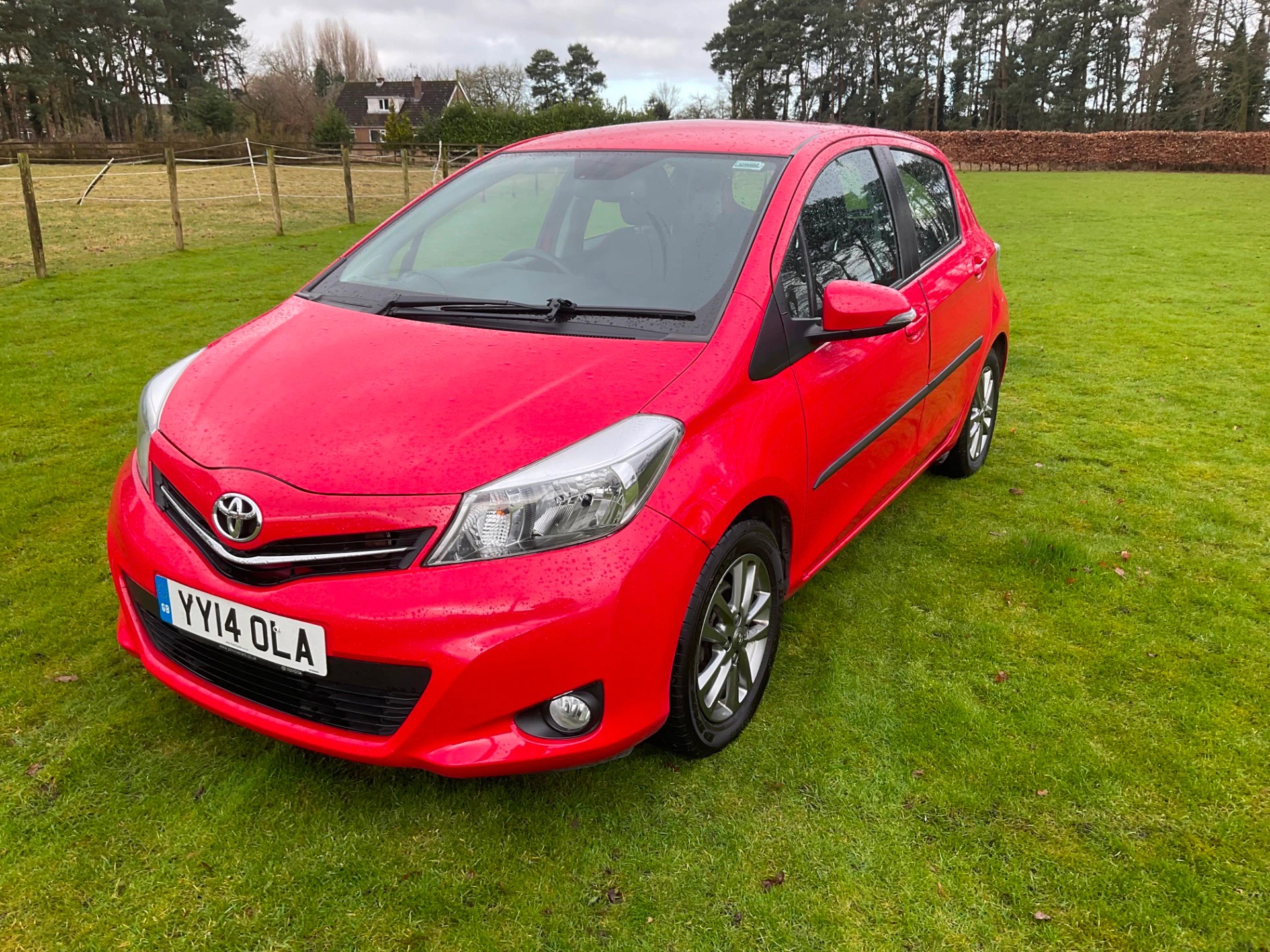 Toyota Yaris YY14OLA