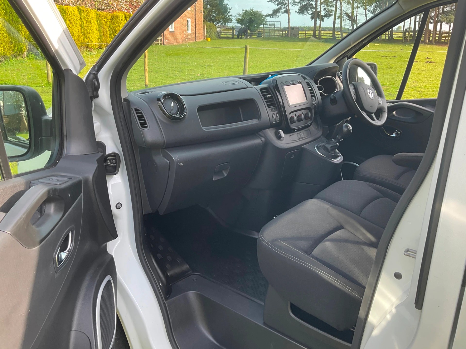 Vauxhall Vivaro DS68 TYB