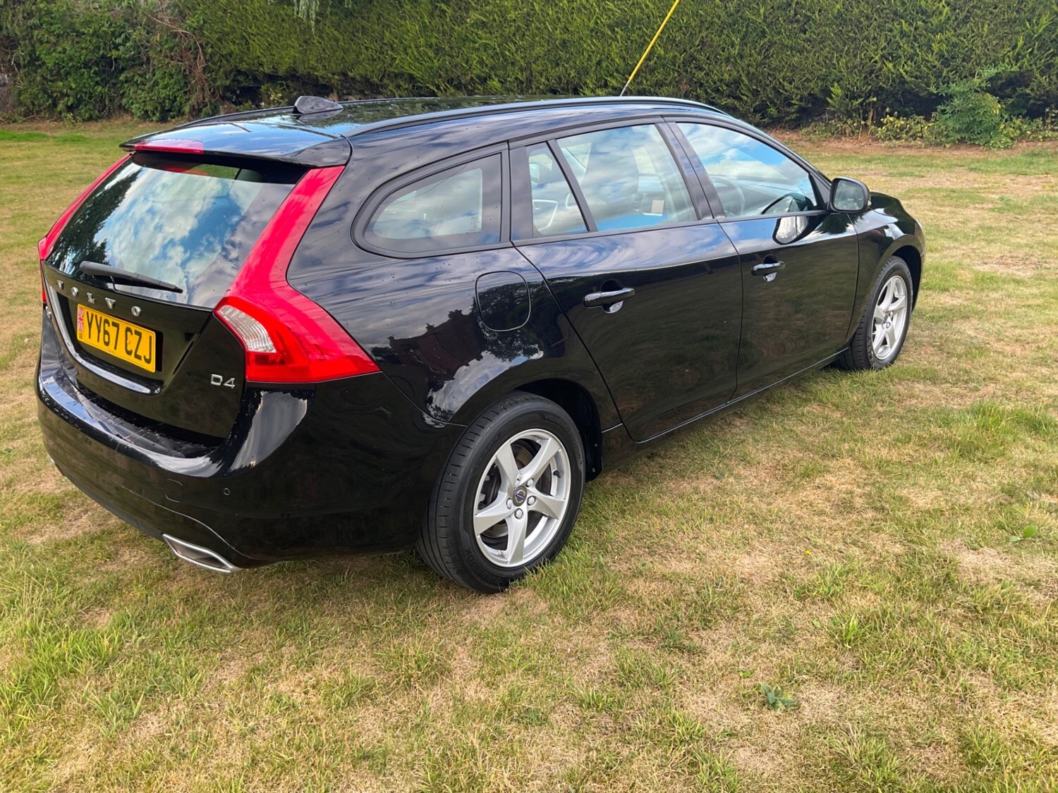 Volvo V60 YY67 CZJ