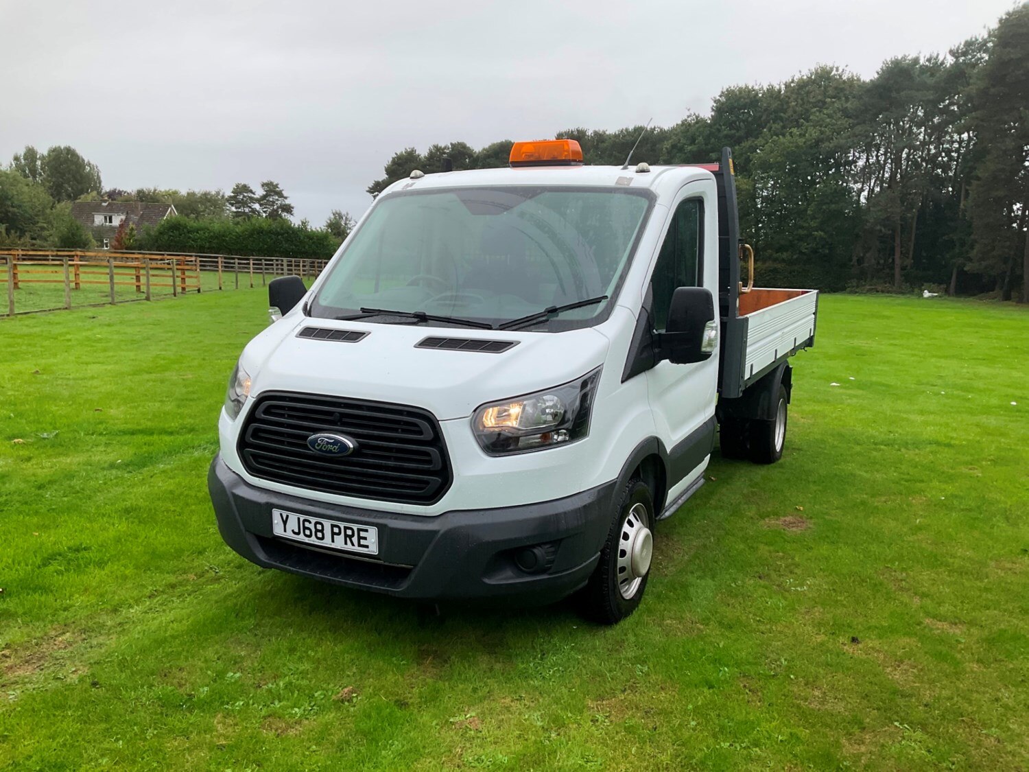 Ford Transit YJ68 PRE