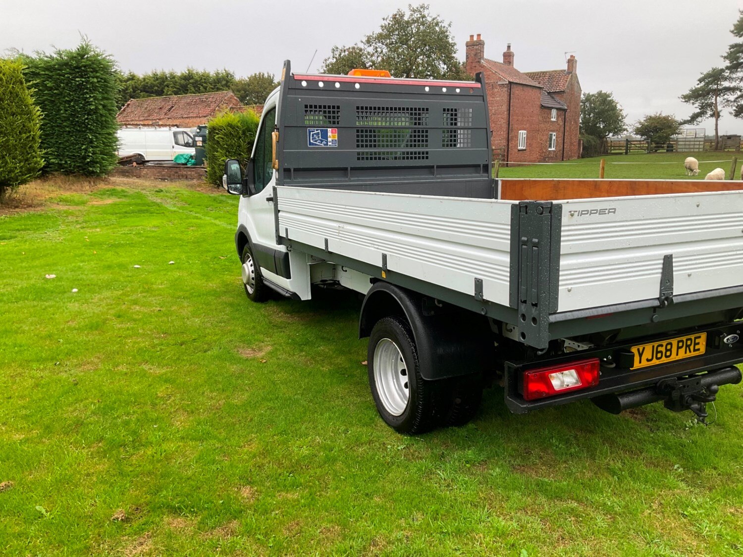 Ford Transit YJ68 PRE
