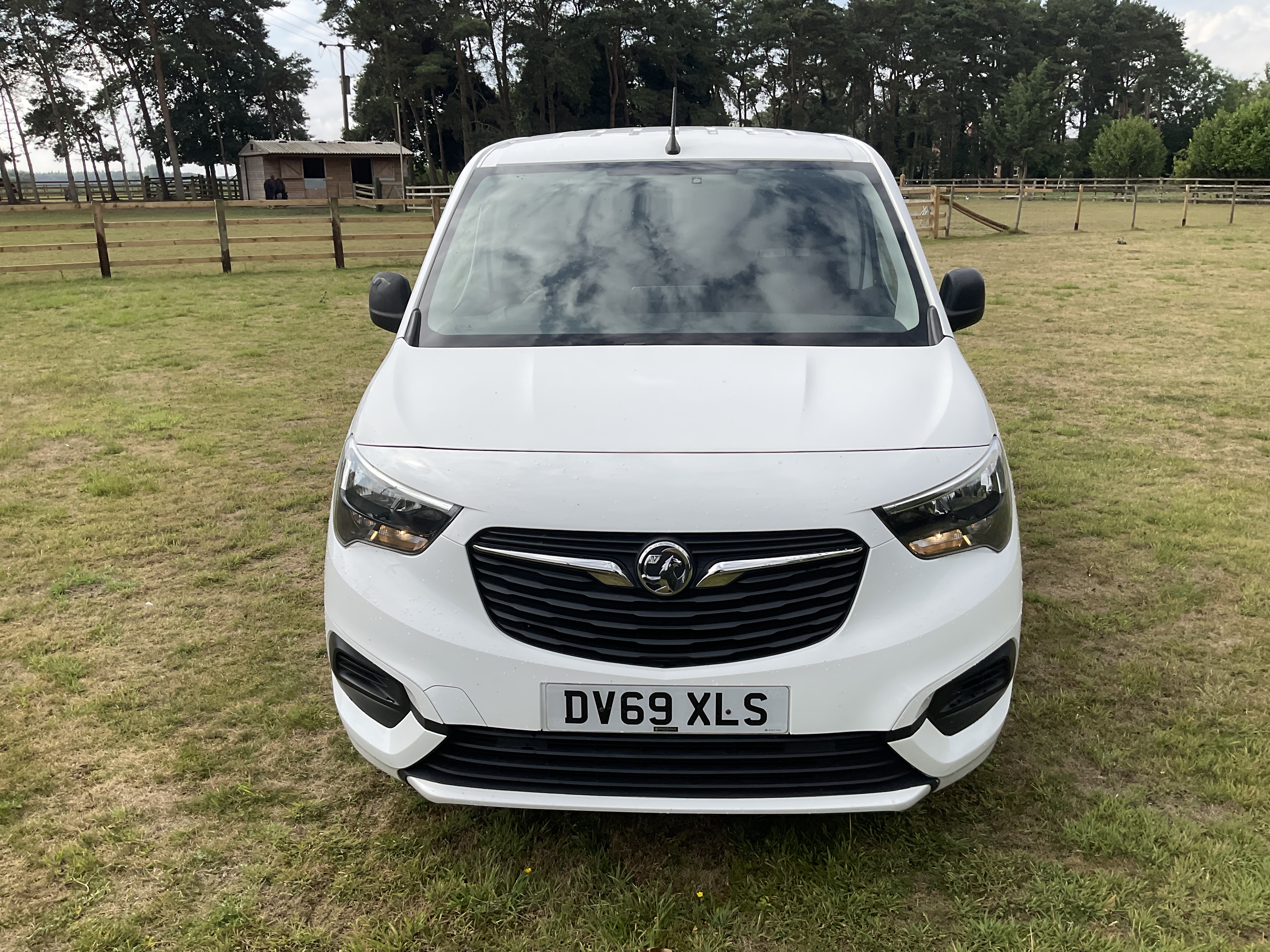 Vauxhall Combo DV69XLS