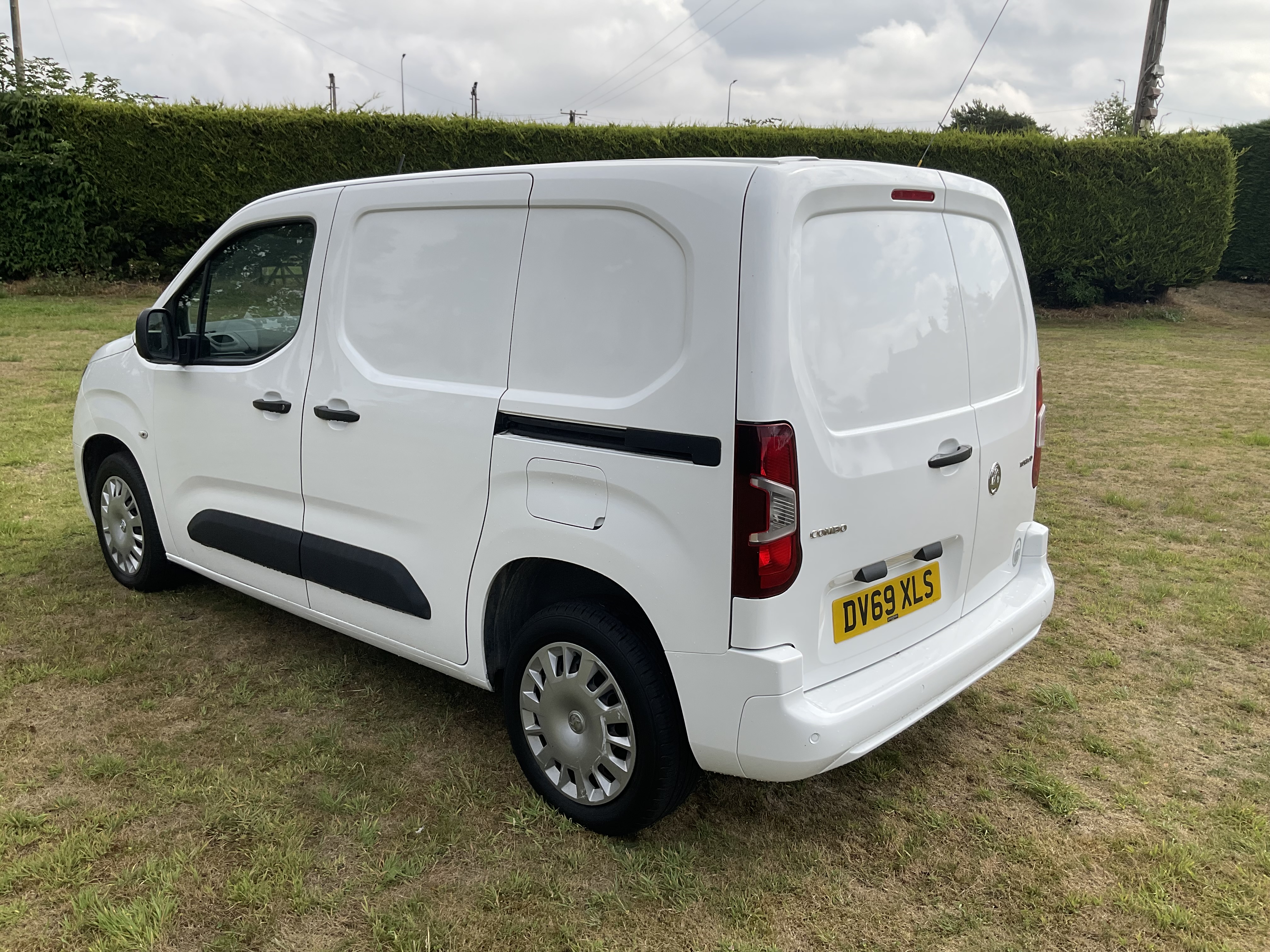 Vauxhall Combo DV69XLS