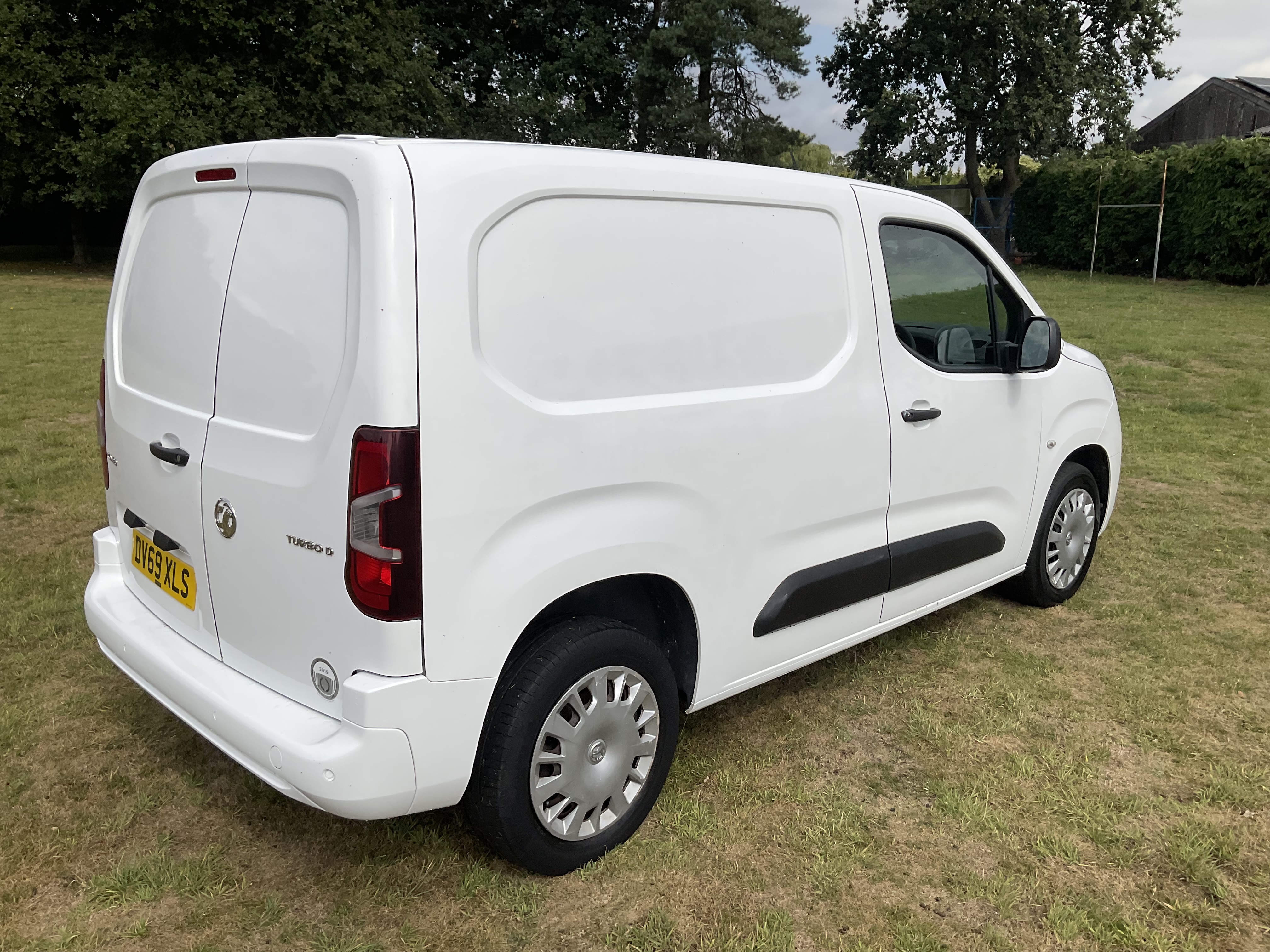 Vauxhall Combo DV69XLS