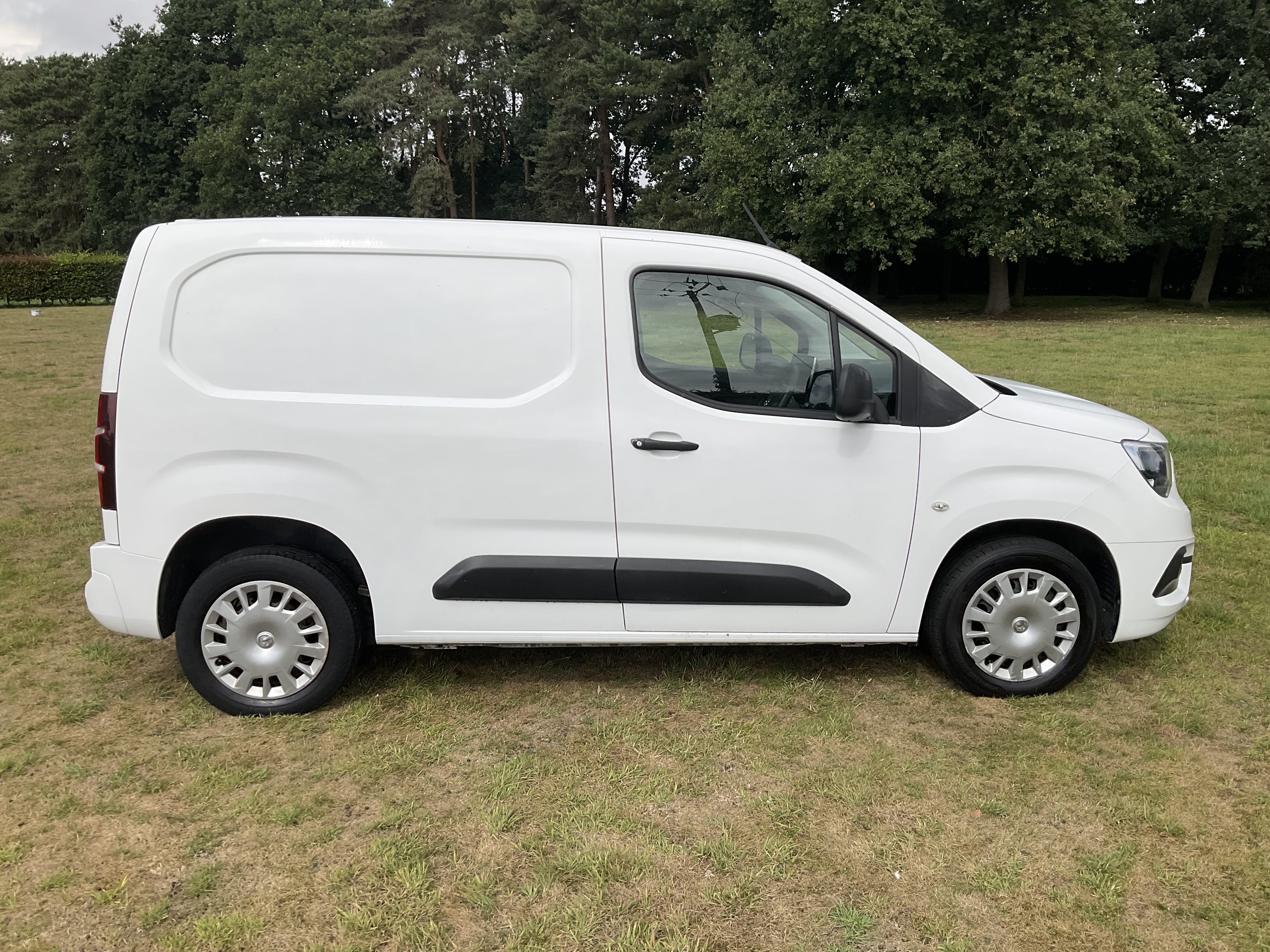 Vauxhall Combo DV69XLS