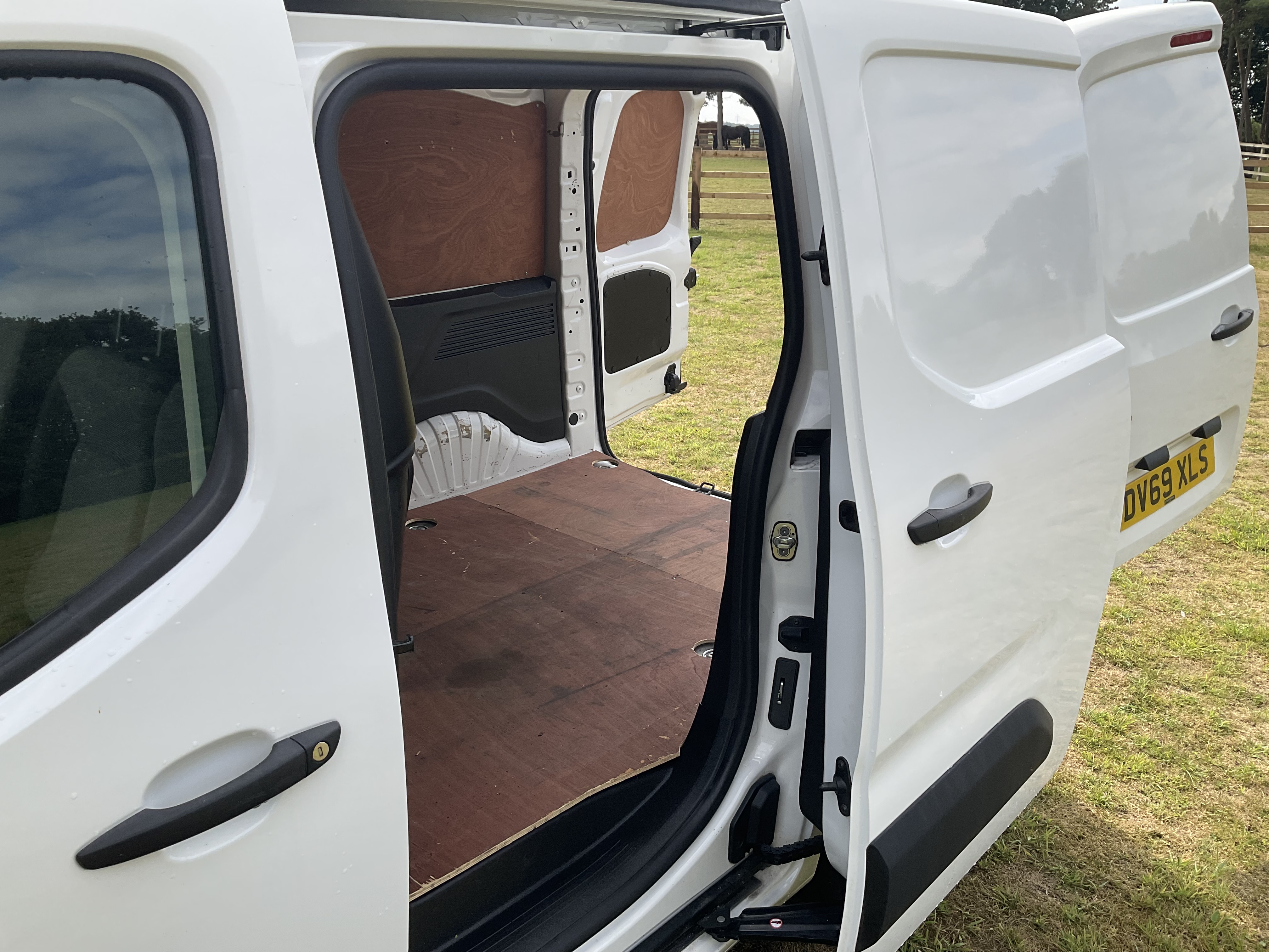 Vauxhall Combo DV69XLS