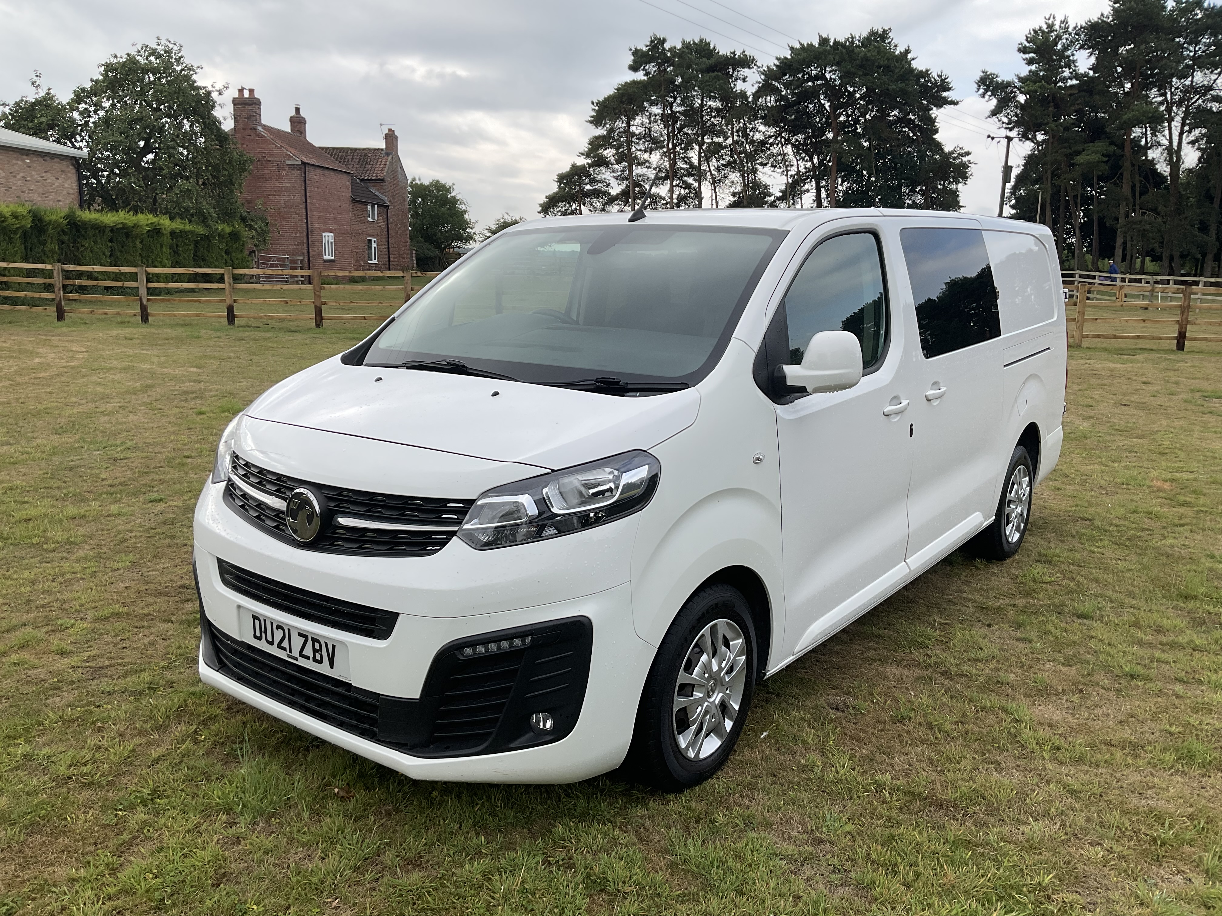 Vauxhall Vivaro DU21ZBV