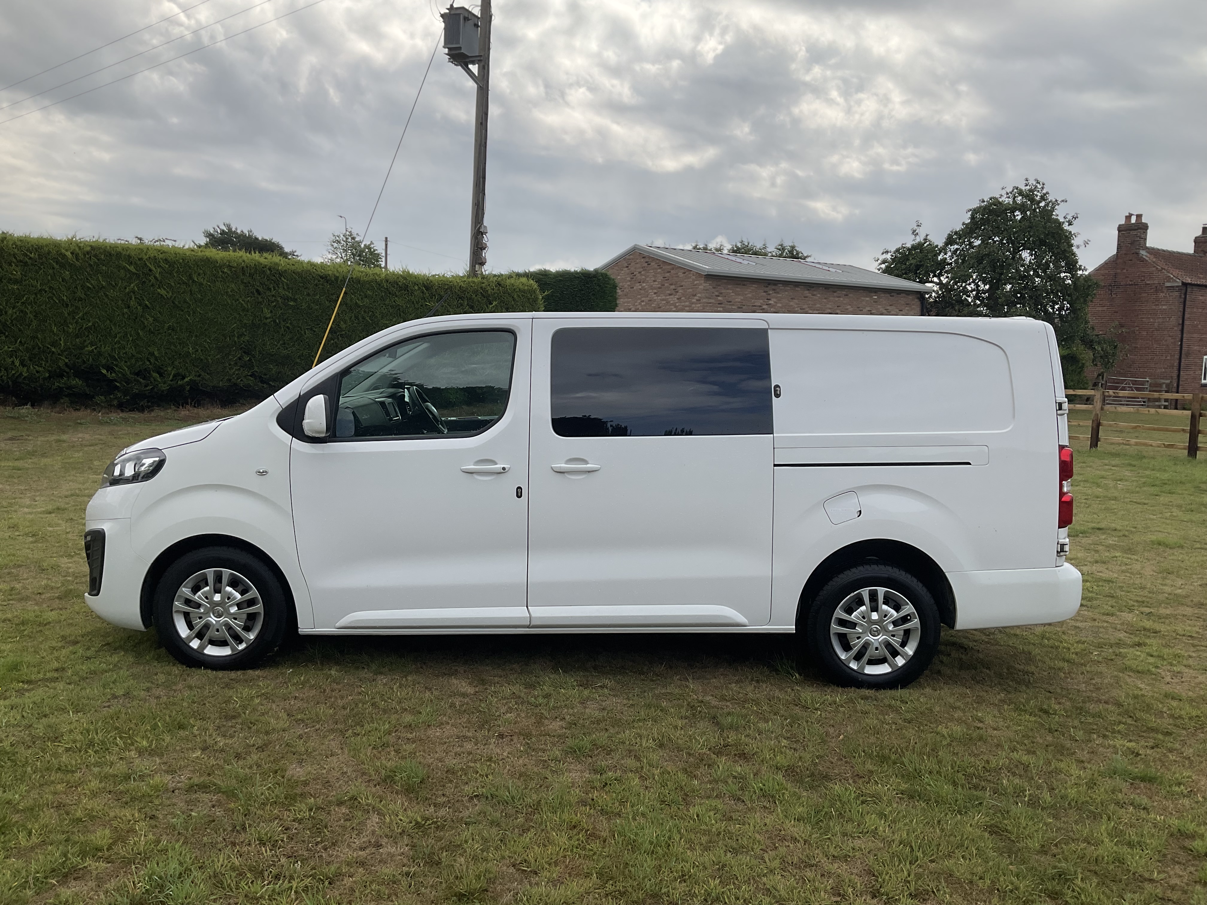 Vauxhall Vivaro DU21ZBV