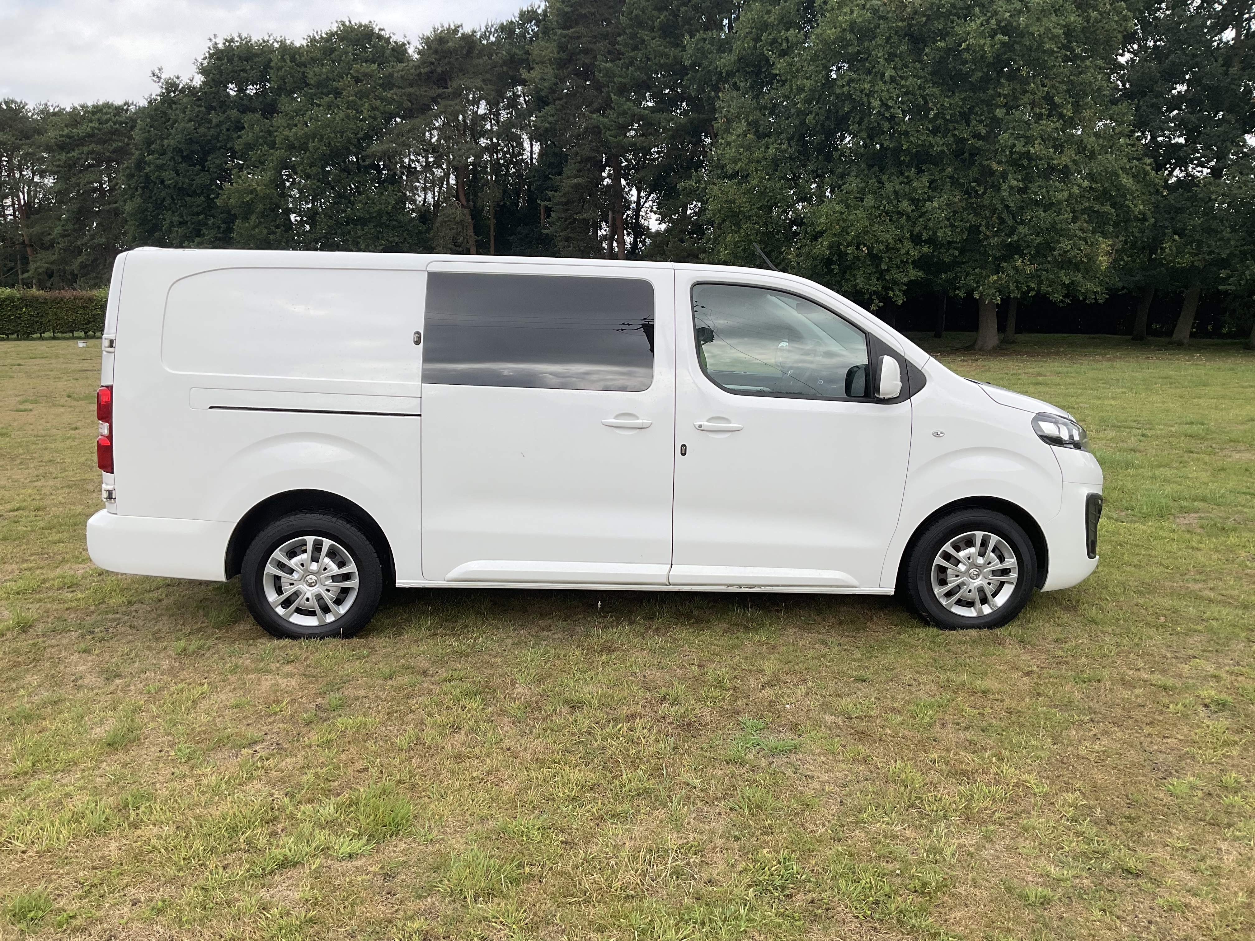 Vauxhall Vivaro DU21ZBV