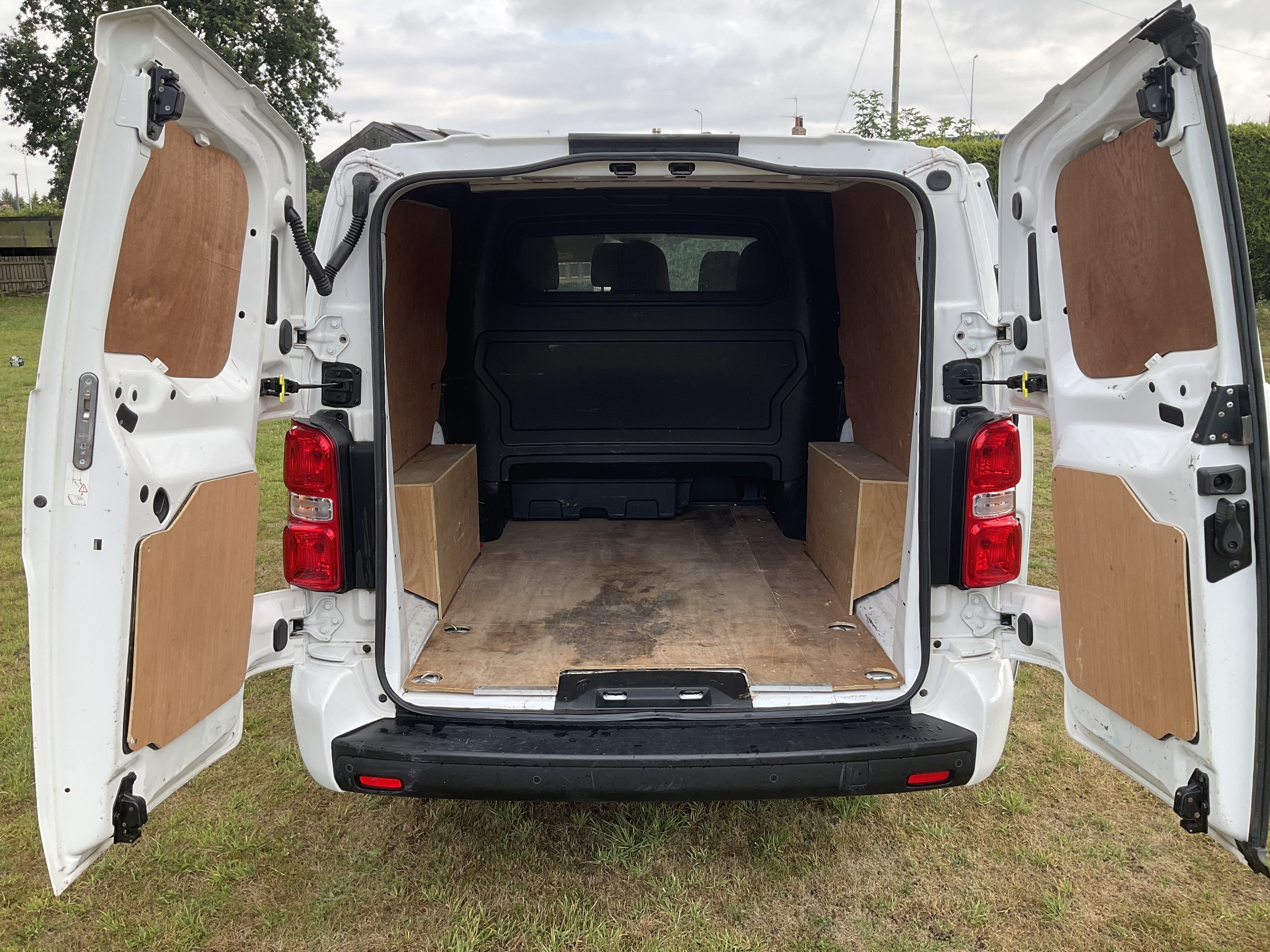 Vauxhall Vivaro DU21ZBV