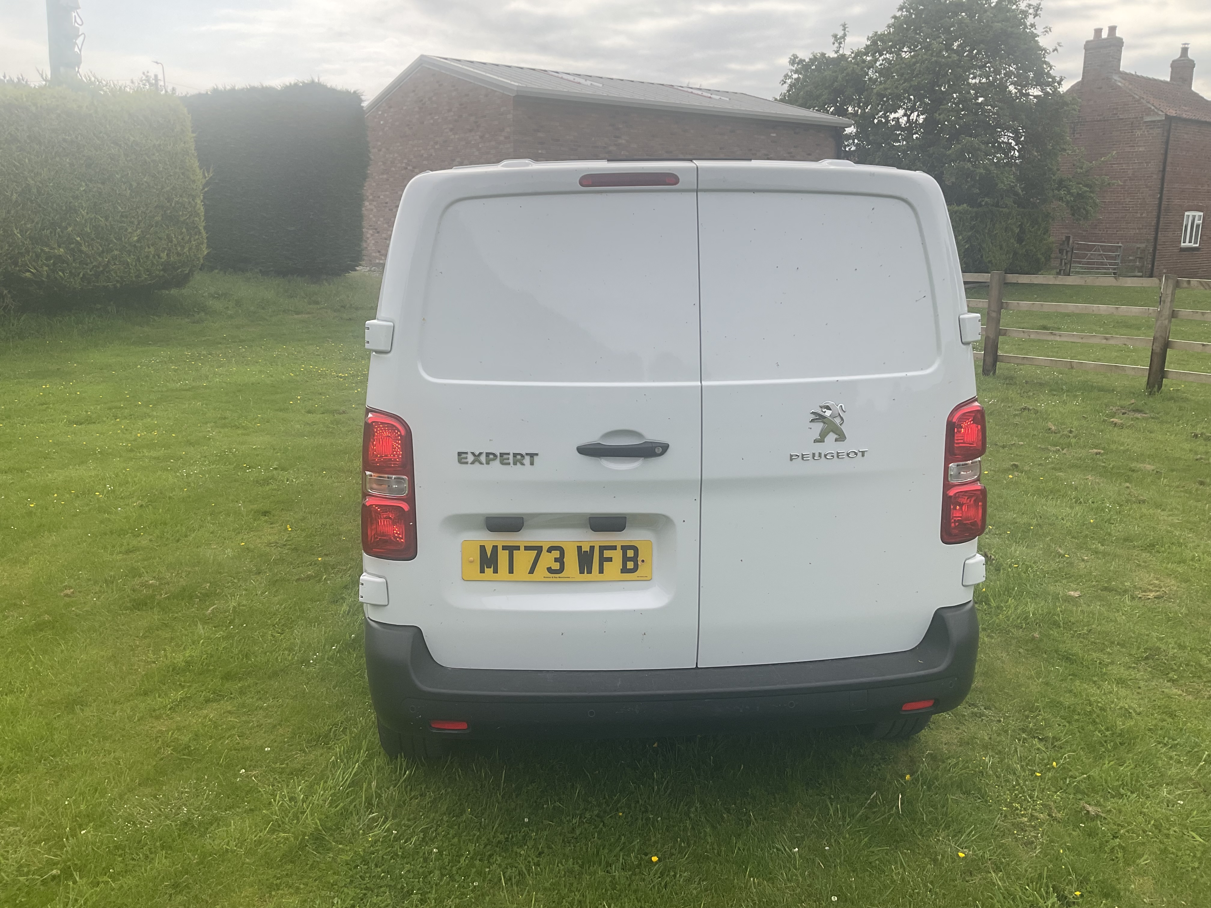 Peugeot Expert MT73WFB