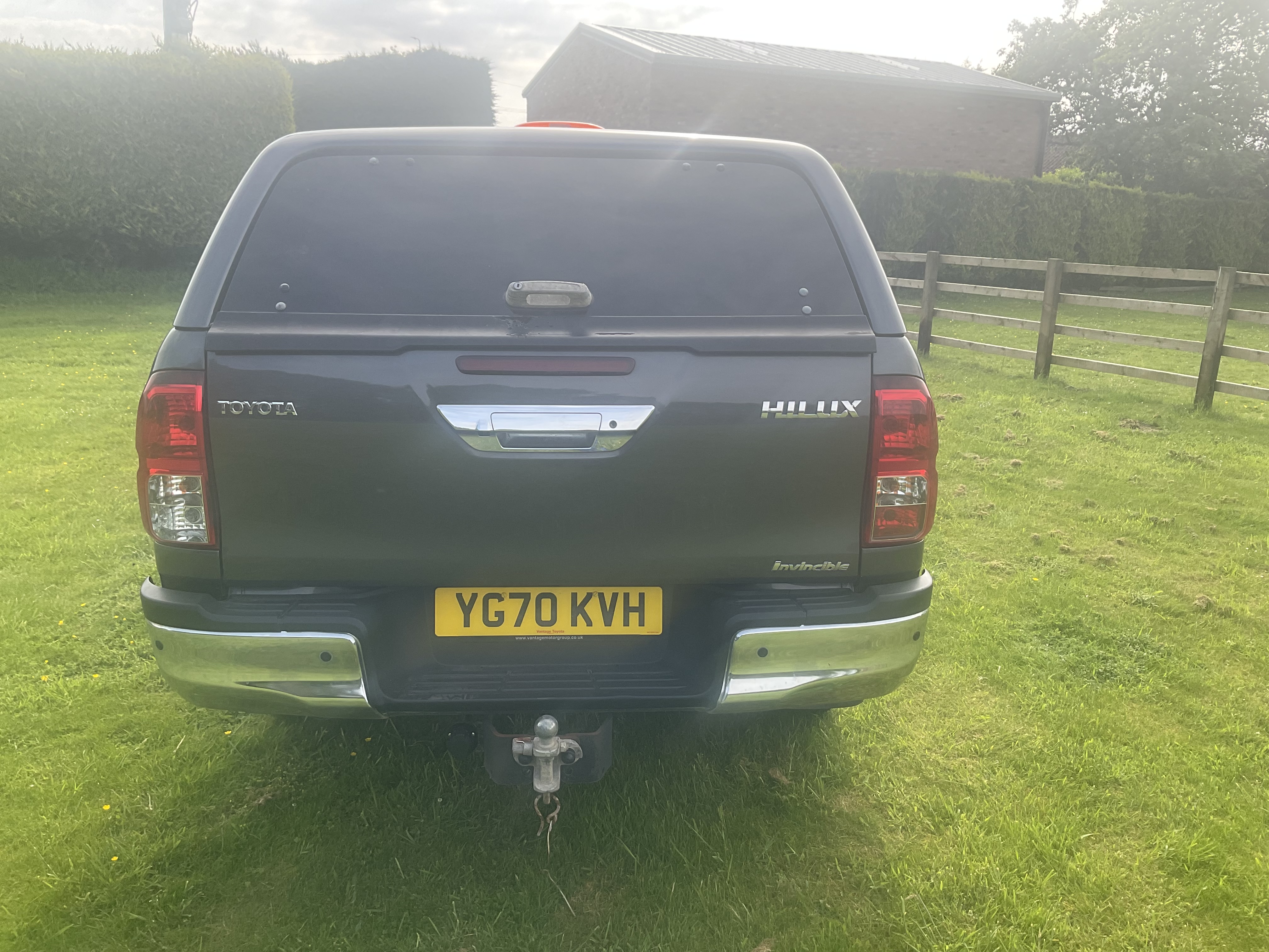 Toyota Hilux YH70 KVH
