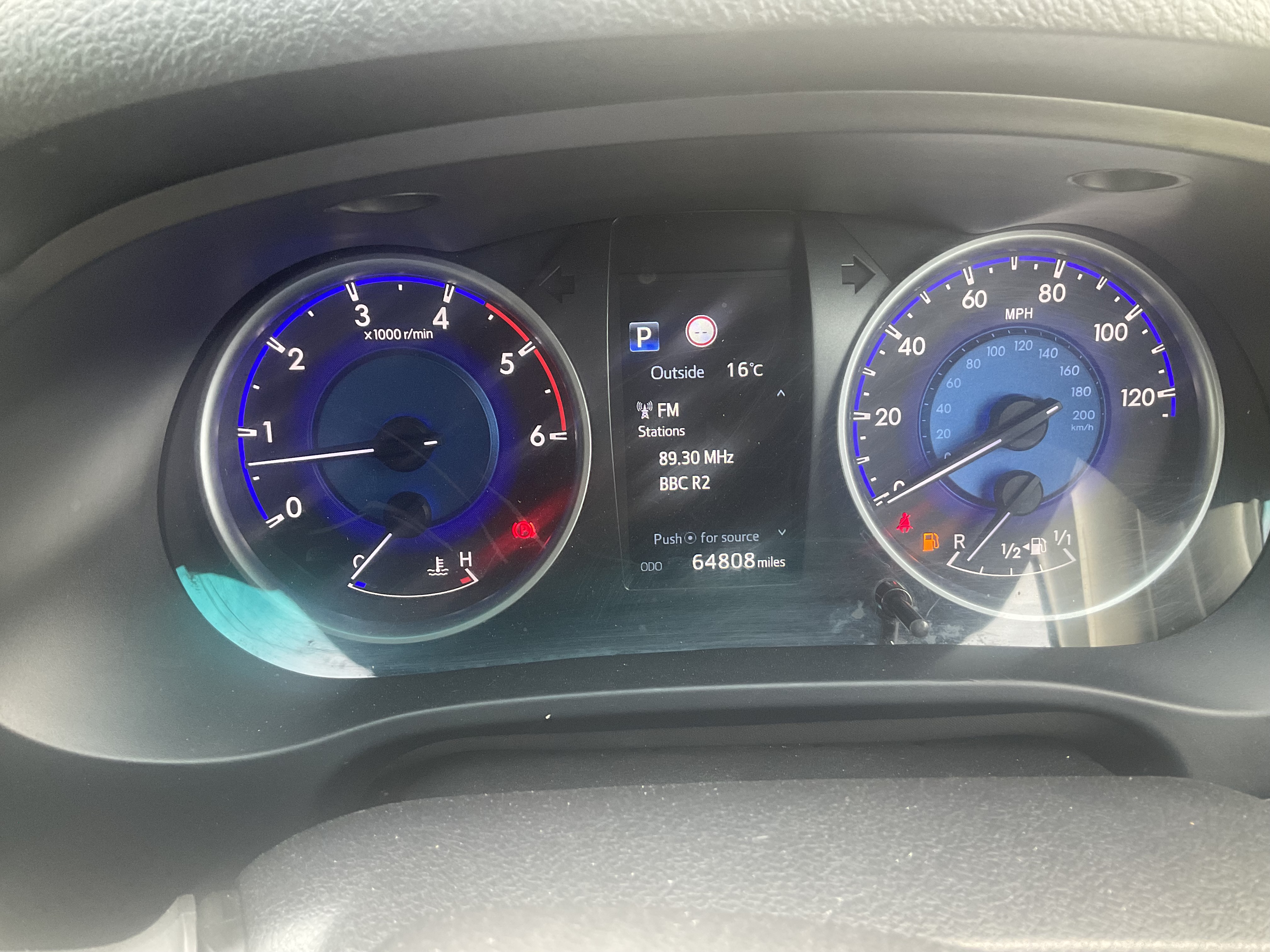 Toyota Hilux YH70 KVH