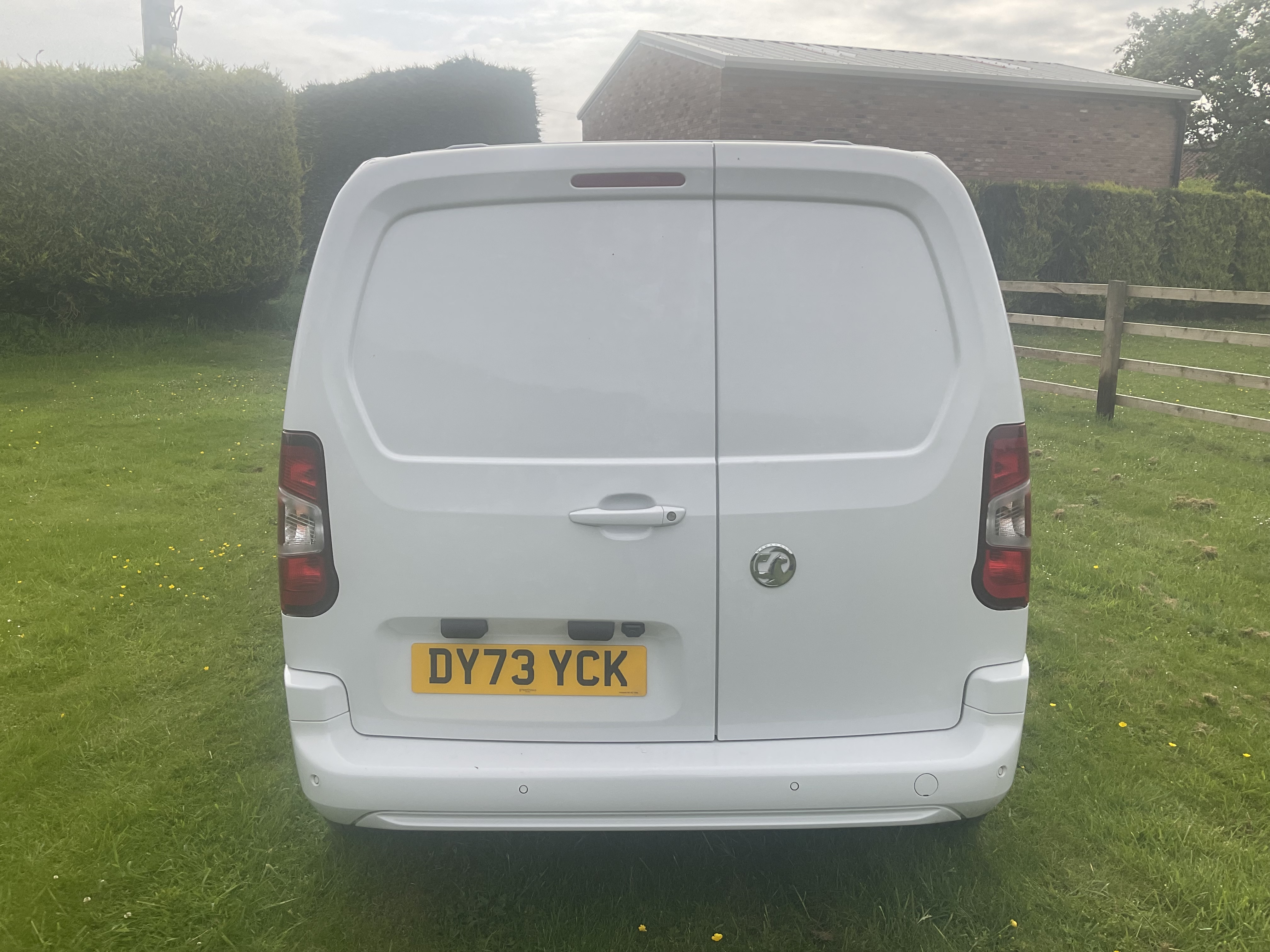 Vauxhall Combo DY73YCK